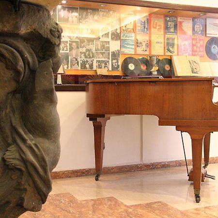 Hotel Luna Rossa Napels Buitenkant foto