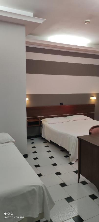 Hotel Luna Rossa Napels Buitenkant foto