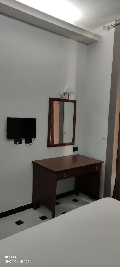 Hotel Luna Rossa Napels Buitenkant foto