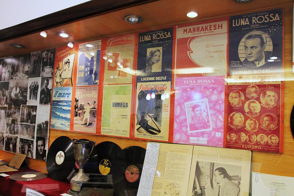 Hotel Luna Rossa Napels Buitenkant foto