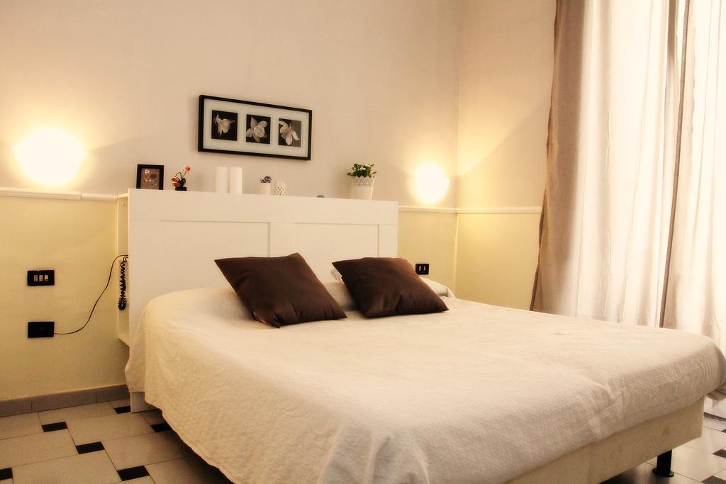 Hotel Luna Rossa Napels Buitenkant foto
