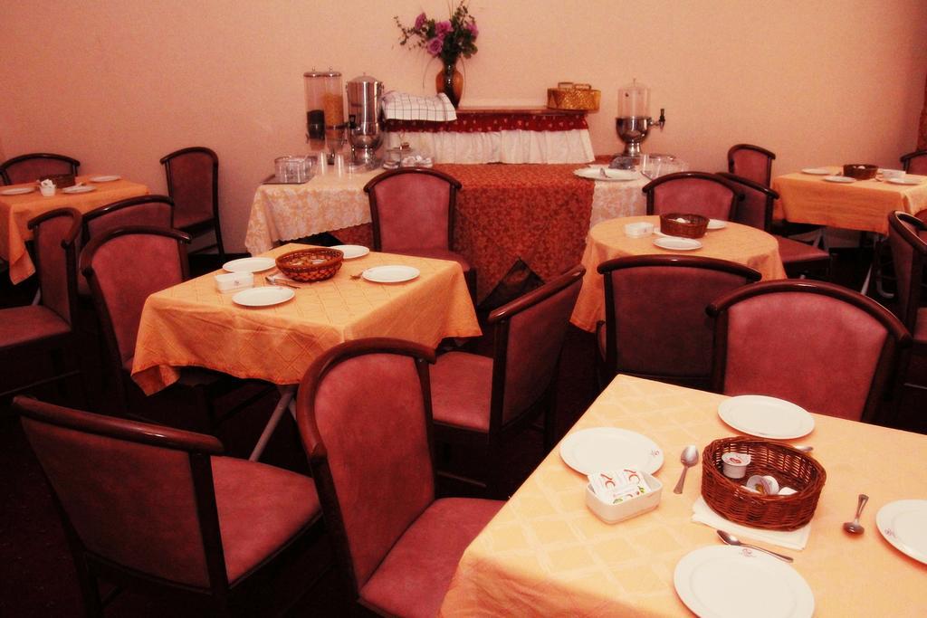 Hotel Luna Rossa Napels Buitenkant foto