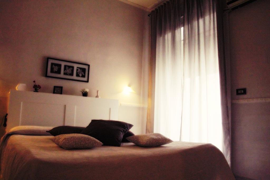 Hotel Luna Rossa Napels Buitenkant foto