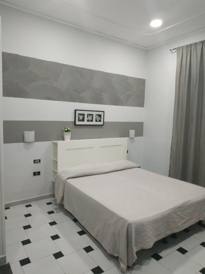 Hotel Luna Rossa Napels Buitenkant foto