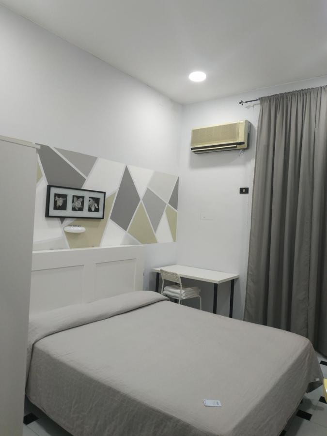 Hotel Luna Rossa Napels Buitenkant foto