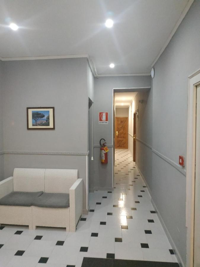 Hotel Luna Rossa Napels Buitenkant foto